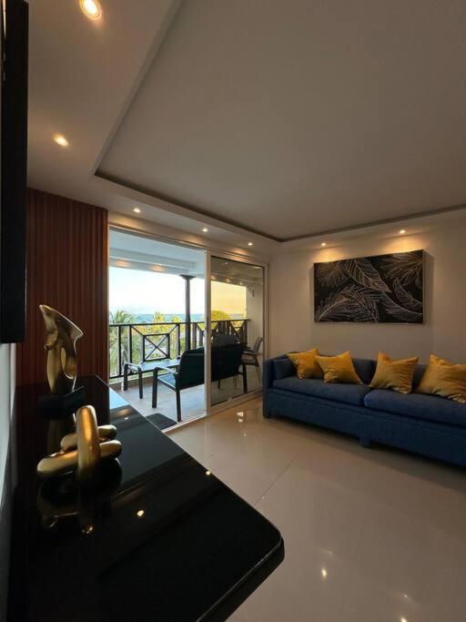 Lujoso Con Vistas Al Mar Y Excelente Ubicacion En Apartamento San Andrés